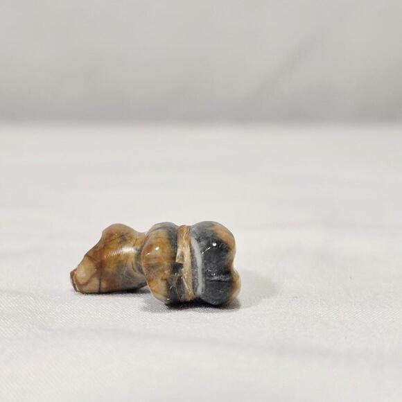 Vintage Native American Zuni Tribe Carved Stone X-Small Fetish Bear With Bundle - Picture 5 of 6